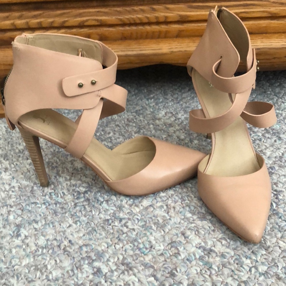 Blush pink heels 💓